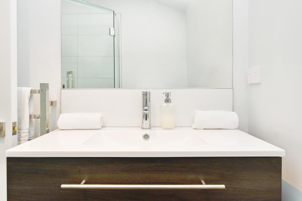 Salisbury Style - Modern City Apartment - Christchurch Holiday Homes Екстер'єр фото